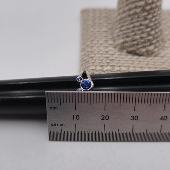 Size 4 Sterling Silver Tarnished Disney Mouse Blue Crystal Ring A2939 - Picture 6 of 7